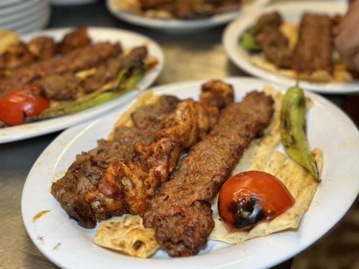 Adana Kebap mı Acı Urfa mı?